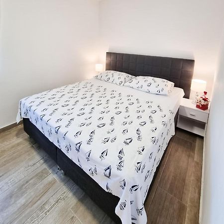 Apartment Ane 2 Tisno Εξωτερικό φωτογραφία